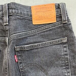 Levi’s Women’s Black Ribcage Jeans